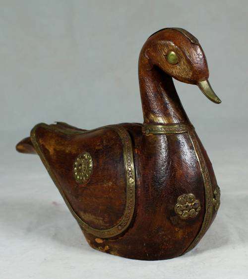 AMAZING WOODEN DUCK WITH BRASS INLAY-BID NOW!!