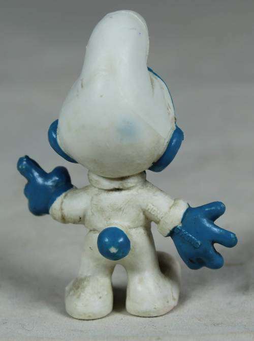 VINTAGE PEYO BABY SMURF-BID NOW!!