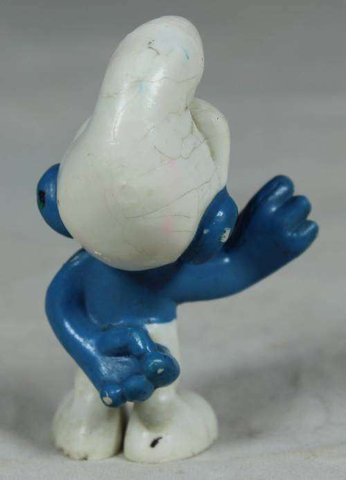 PEYO WEST GERMANY SHY SMURF-BID NOW!!