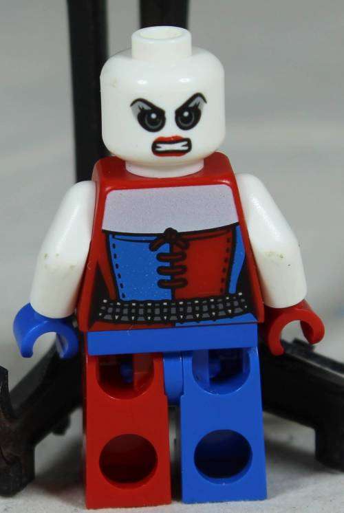 LEGO MINI FIGURINE - HARLEY QUINN - BID NOW