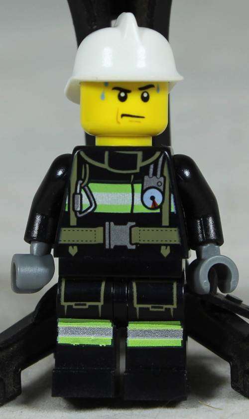 LEGO MINI FIGURINE-BLAZE FIREFIGHTER(LEGO MOVIE TLM030)