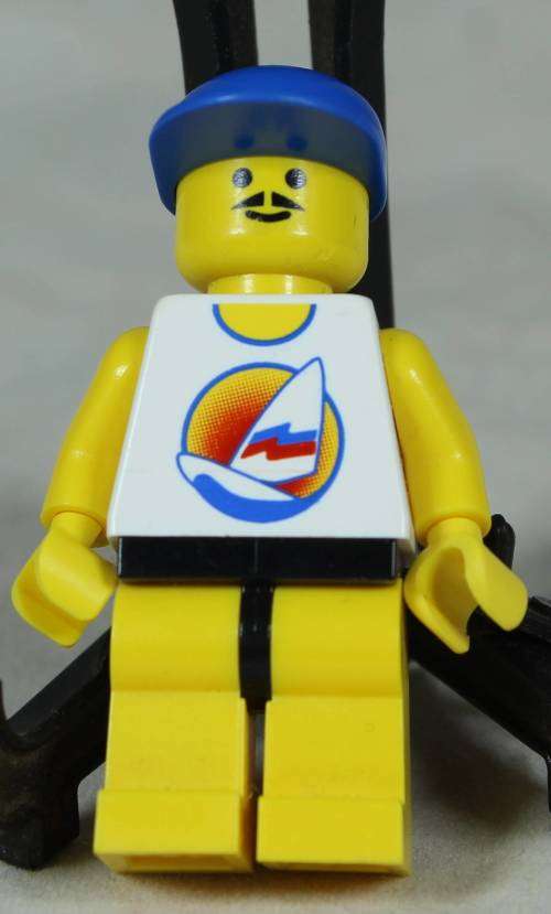Lego mini figurine - Man in a tank top (Surfboard at the ocean PAR030)