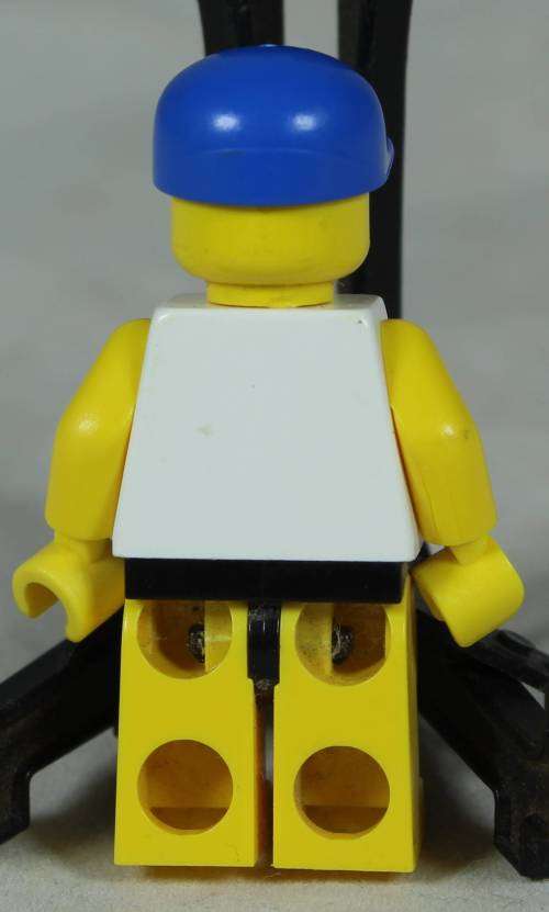 Lego mini figurine - Man in a tank top (Surfboard at the ocean PAR030)