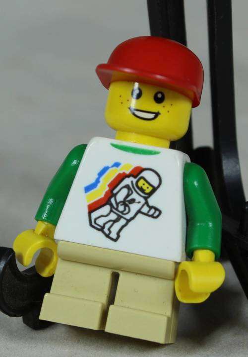 LEGO MINI FIGURINE-CLASSIC SPACE MINI FIGURE(CTY0436) BID NOW!!
