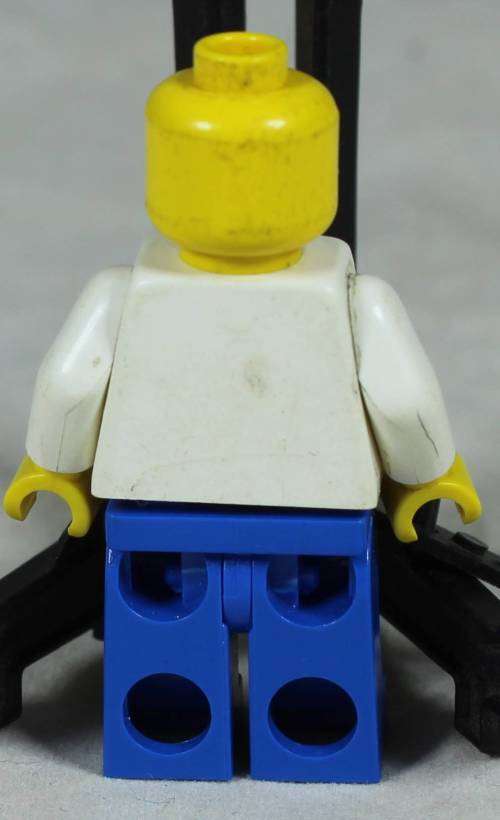 LEGO MINI FIGURINE-LADY IN DUNGAREES(WHEELS AND AXLES OVR028)BID NOW!!