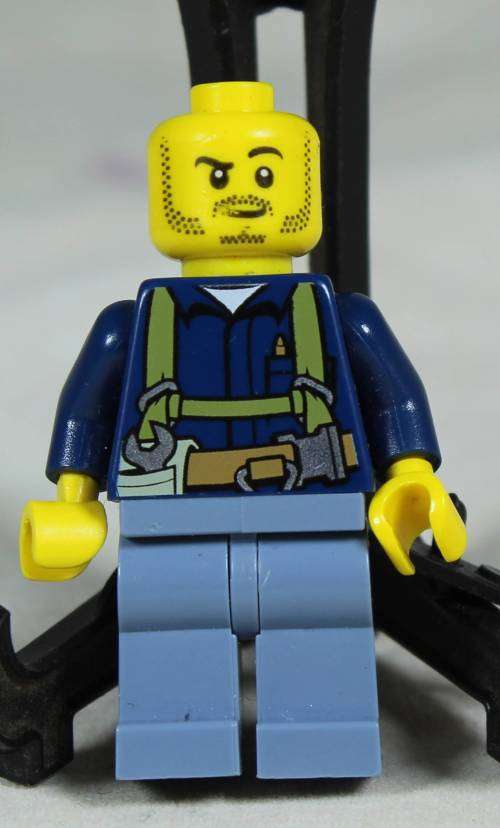 LEGO MINI FIGURINE-MINER(EXCAVATOR TRANSPORT CTY0333) BID NOW!!