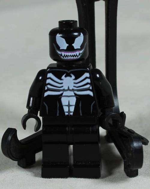 LEGO MINI FIGURINE-VENOM(SUPER HEROES SH113) BID NOW