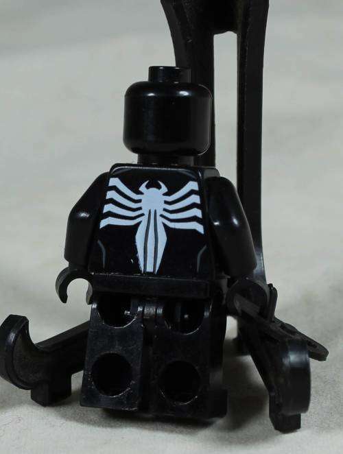LEGO MINI FIGURINE-VENOM(SUPER HEROES SH113) BID NOW