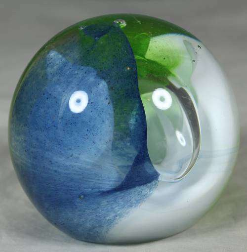 BEAUTIFUL CLASSIC PAPERWEIGHT A MUST HAVE FOR YOUR DESK-BID NOW!!