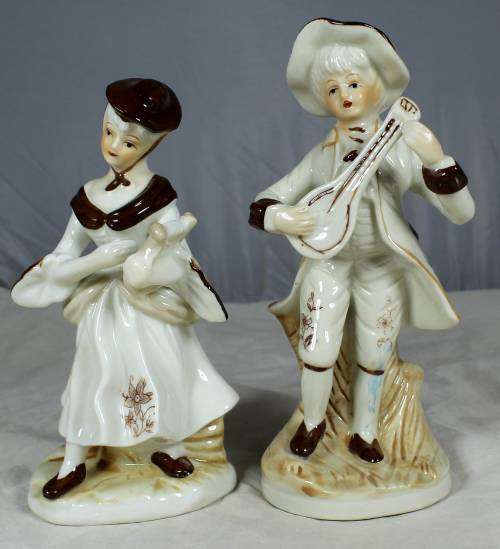 PAIR OF BEAUTIFUL VICTORIAN MUSICIANS-BID NOW!!