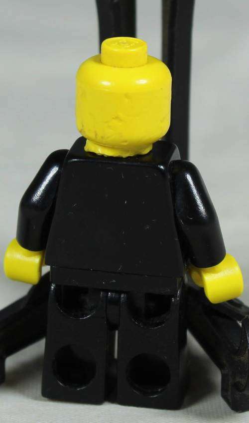 LEGO MINI FIGURINE-MAN WITH A LEATHER JACKET(HOT ROD CLUB LEA001)BID NOW!!