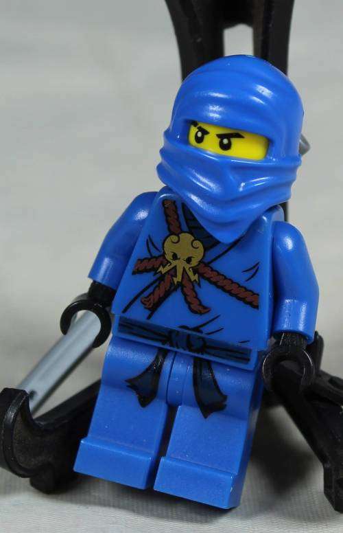 LEGO MINI FIGURINE-JAY GOLDEN WEAPONS NINJAGO NJO004 BID NOW!!