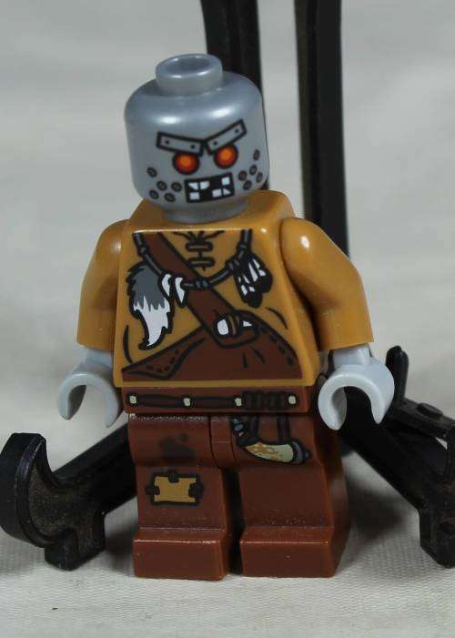 LEGO MINI FIGURINE-WILEY FUSEBOT(LEGO MOVIE TLM014) BID NOW!!