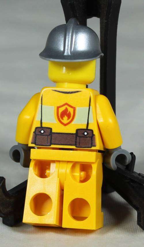 Lego mini figurine - Fireman (Fire transporter (CTY0302)