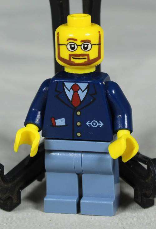 LEGO MINI FIGURINE-CONDUCTOR(TRAIN STATION)BID NOW