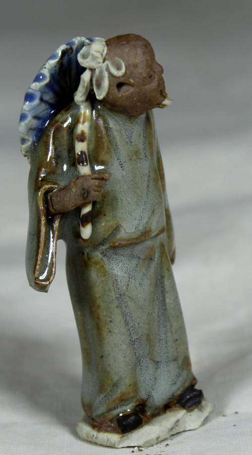 STUNNING COLLECTABLE MUD MEN-MAN WITH A CANE BID NOW!!!