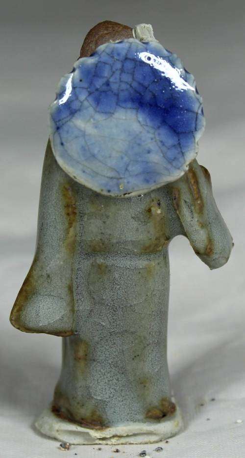 STUNNING COLLECTABLE MUD MEN-MAN WITH A CANE BID NOW!!!