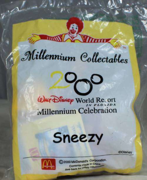 McDONALD`S MILLENNIUM COLLECTABLES(2000) GRUMPY, DOC, SLEEPY, DOPEY, SNEEZY, BASHFULL &HAPPY