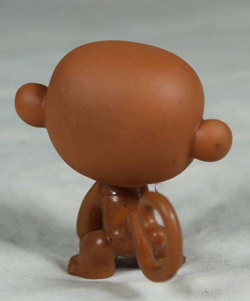 LITTLEST PET SHOP AUTHENTIC RANGE WITH A RED MAGNET(HASBRO 2004)MONKEY#189 WITH PURPLE EYES!