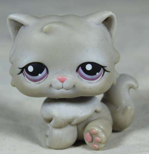 LITTLEST PET SHOP AUTHENTIC RANGE WITH A RED MAGNET(HASBRO 2004)PERSIAN KITTEN#263(SO CUTE)BID NOW!