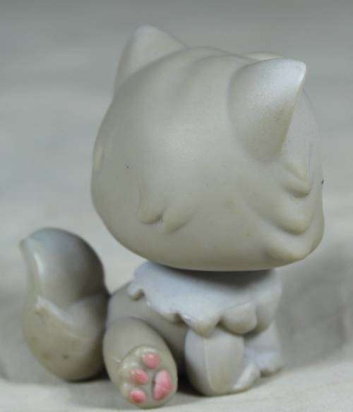 LITTLEST PET SHOP AUTHENTIC RANGE WITH A RED MAGNET(HASBRO 2004)PERSIAN KITTEN#263(SO CUTE)BID NOW!