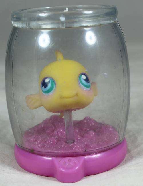LITTLEST PET SHOP (FISH TRAPPED IN A TANK 2004) BID NOW!