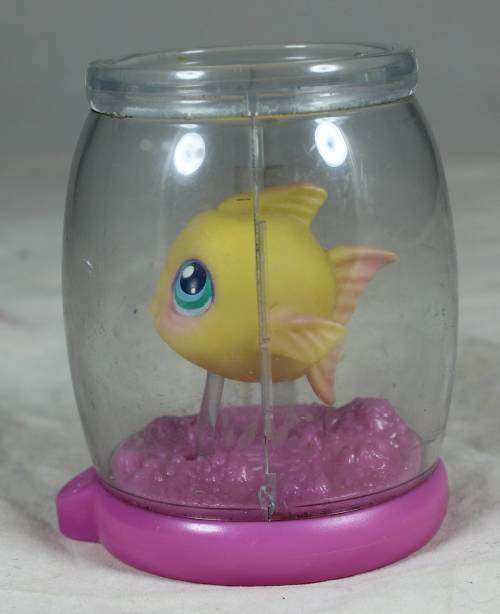 LITTLEST PET SHOP (FISH TRAPPED IN A TANK 2004) BID NOW!