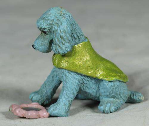 Vintage dog with a mirror  (M.E.G.1995)