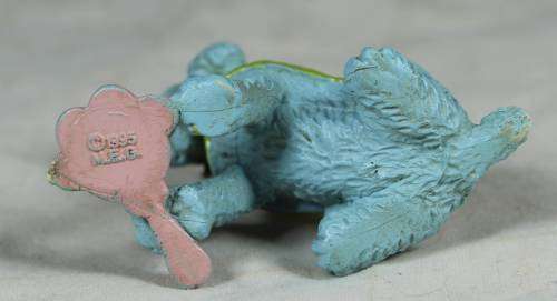 Vintage dog with a mirror  (M.E.G.1995)