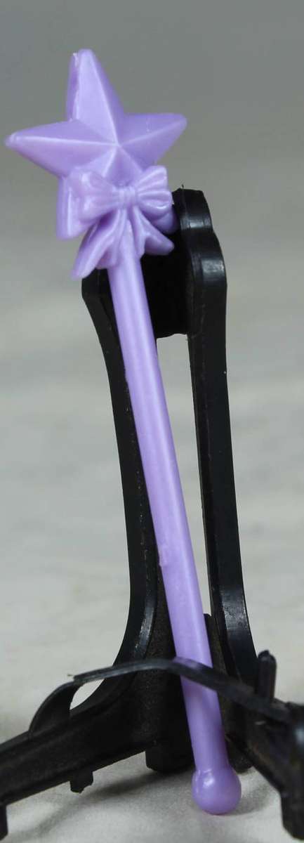 LOT OF PLASTIC TOY ACCESSORIES-BID NOW!