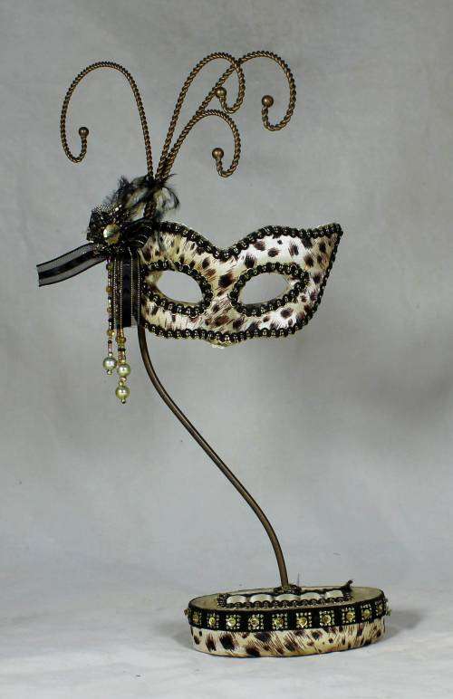 VINTAGE OPERA MASK NECKLACE STAND(STUNNING)-BID NOW!