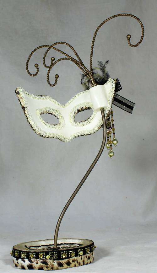 VINTAGE OPERA MASK NECKLACE STAND(STUNNING)-BID NOW!