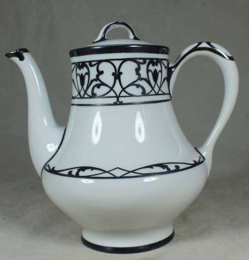 B & C FRANCE (TEA POT)-BID NOW!