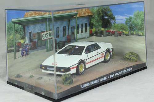 JAMES BOND 007 WITH MAGAZINE UNIVERSAL HOBBIES-LOTUS ESPRIT TURBO(UH)(FOR YOUR EYES ONLY#8)BID NOW!