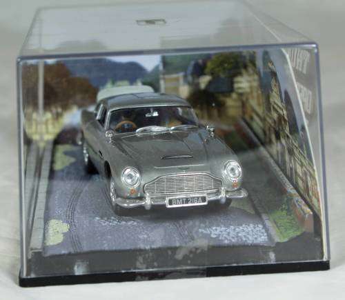 JAMES BOND 007 WITH MAGAZINE UNIVERSAL HOBBIES-ASTON MARTIN DB5(UH)(THUNDERBALL#11)BID NOW!