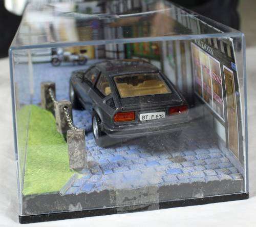 JAMES BOND 007 WITH MAGAZINE UNIVERSAL HOBBIES-ALFA ROMEO (OCTOPUSSY#73)BID NOW!!