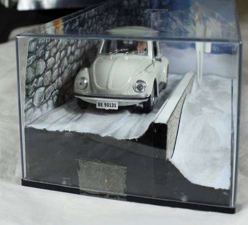 JAMES BOND 007 WITH MAGAZINE UNIVERSAL HOBBIES-VW BEETLE(ON HER MAJESTY`S SECRET SERVICE#74)BID NOW!