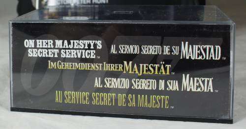 JAMES BOND 007 WITH MAGAZINE UNIVERSAL HOBBIES-VW BEETLE(ON HER MAJESTY`S SECRET SERVICE#74)BID NOW!