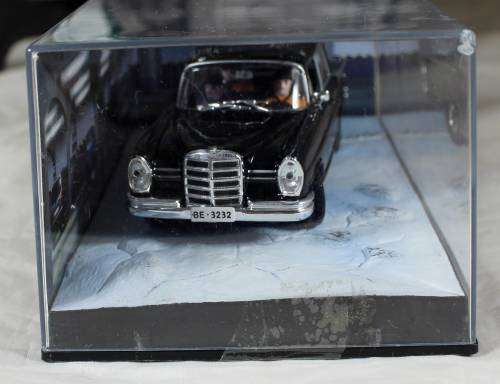 JAMES BOND 007 WITH MAGAZINE UNIVERSAL HOBBIES-MERCEDES-BENZ220S(ON HER MAJESTY`S SECRET SERVICE#78)