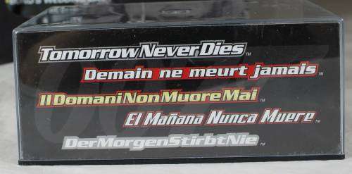 JAMES BOND 007 WITH MAGAZINE UNIVERSAL HOBBIES-MERCEDES-BENZ220S(ON HER MAJESTY`S SECRET SERVICE#78)