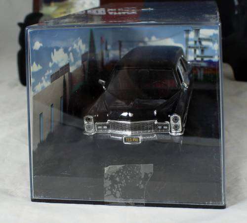 JAMES BOND 007 WITH MAGAZINE UNIVERSAL HOBBIES-CADILLAC SUPERIOR HEARSE(DIAMONDS ARE FOREVER#88)