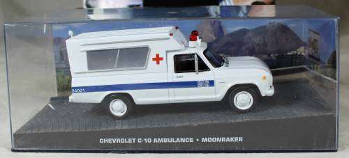 JAMES BOND 007 WITH MAGAZINE UNIVERSAL HOBBIES-CHEVROLET C10 AMBULANCE (MOONRAKER #96)