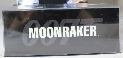 JAMES BOND 007 WITH MAGAZINE UNIVERSAL HOBBIES-CHEVROLET C10 AMBULANCE (MOONRAKER #96)