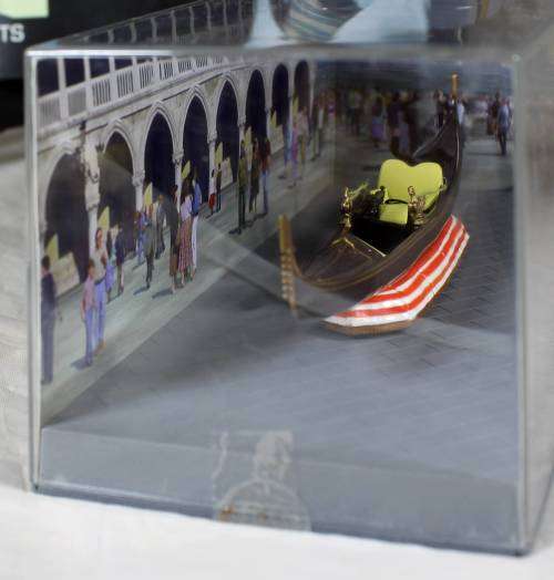 JAMES BOND 007 WITH MAGAZINE UNIVERSAL HOBBIES-BONDOLA (MOONRAKER#102)BID NOW!