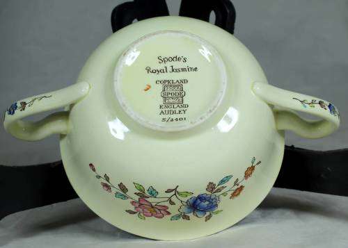 COPELAND SPODE ROYAL JASMINE SOUP COUPE MADE IN ENGLAND(BEAUTIFUL) BID NOW!
