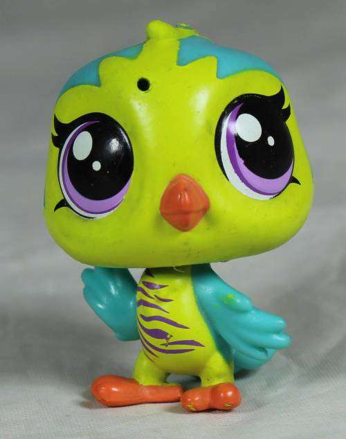 LITTLEST PET SHOP AUTHENTIC RANGE WITH A RED MAGNET HASBRO(BIRD HUGSY LOVEJOY)BID NOW!