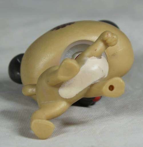 LITTLEST PET SHOP AUTHENTIC RANGE WITH A RED MAGNET HASBRO(DOGGY)BID NOW!