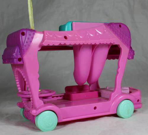 LITTLEST PET SHOP- SWEET DELIGHTS TREAT TRUCK BID NOW!!