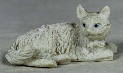 MINIATURE WHITE PLASTIC CAT (LOVELY) BID NOW!!!