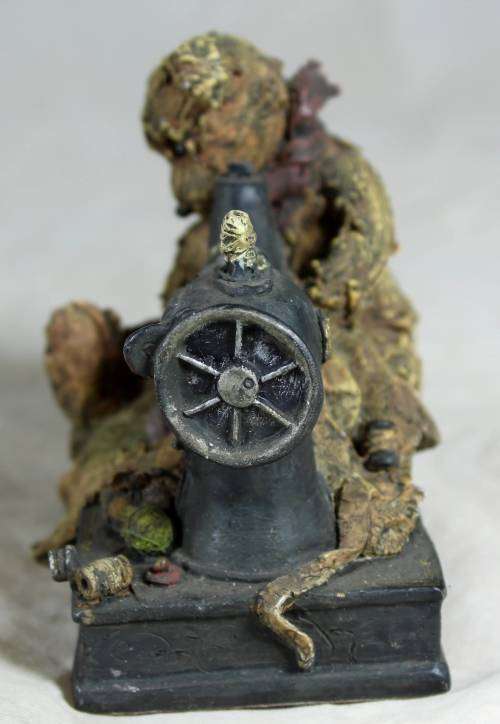 VINTAGE BEAR COLLECTION BY LEONARDO (SEWING MACHINE)(AWESOME)-BID NOW!!!